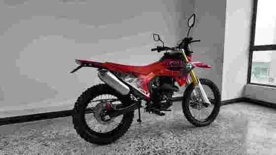 KEWS SE250 Four Stroke Motocross 250CC Motorcycle with 223ML Piston Displacement 15/8500 Maximum Power and 19/6500 Maximum Torque